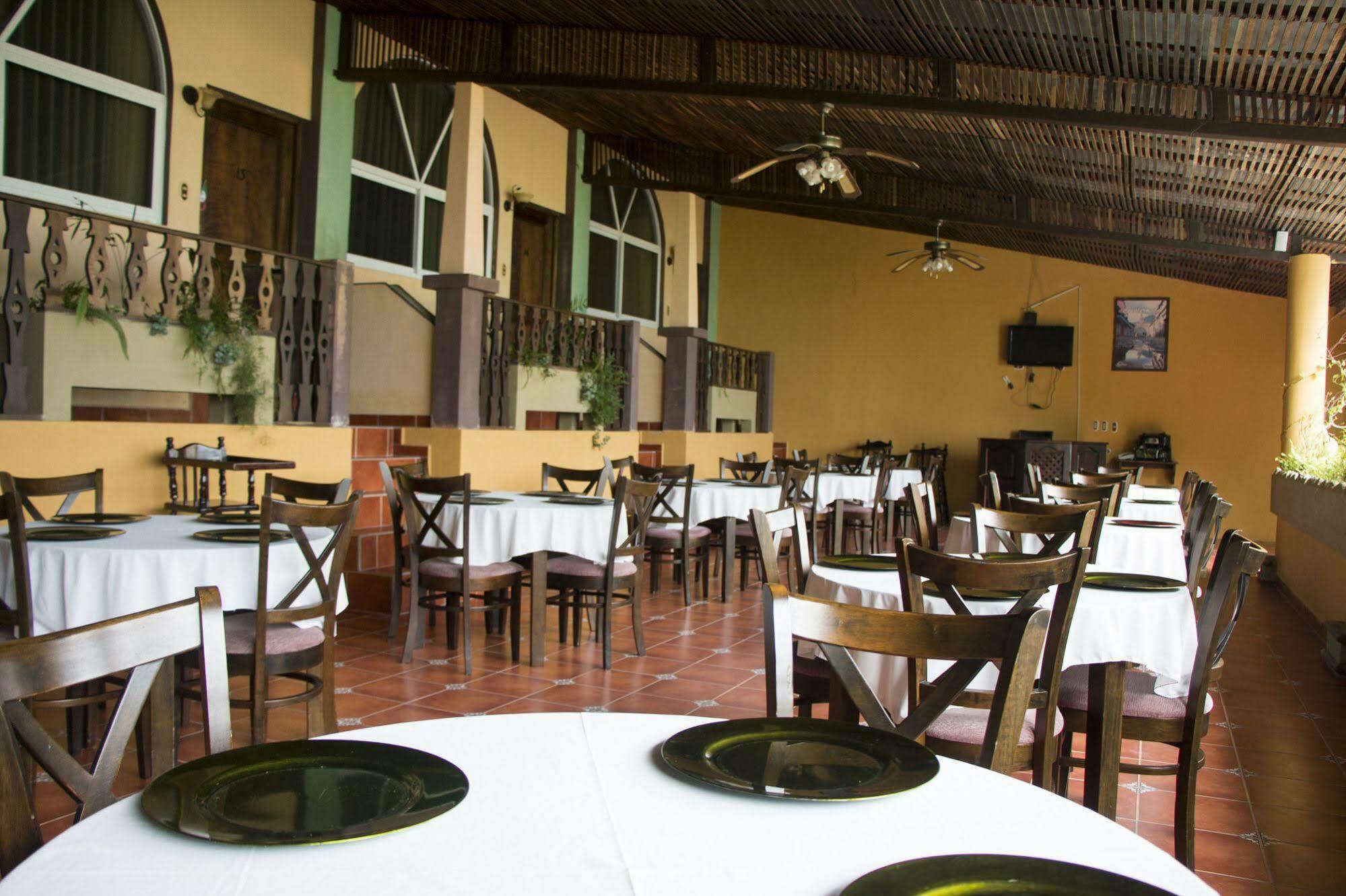 Hotel Ribiera Del Lago Peten Itza San Roman Buitenkant foto