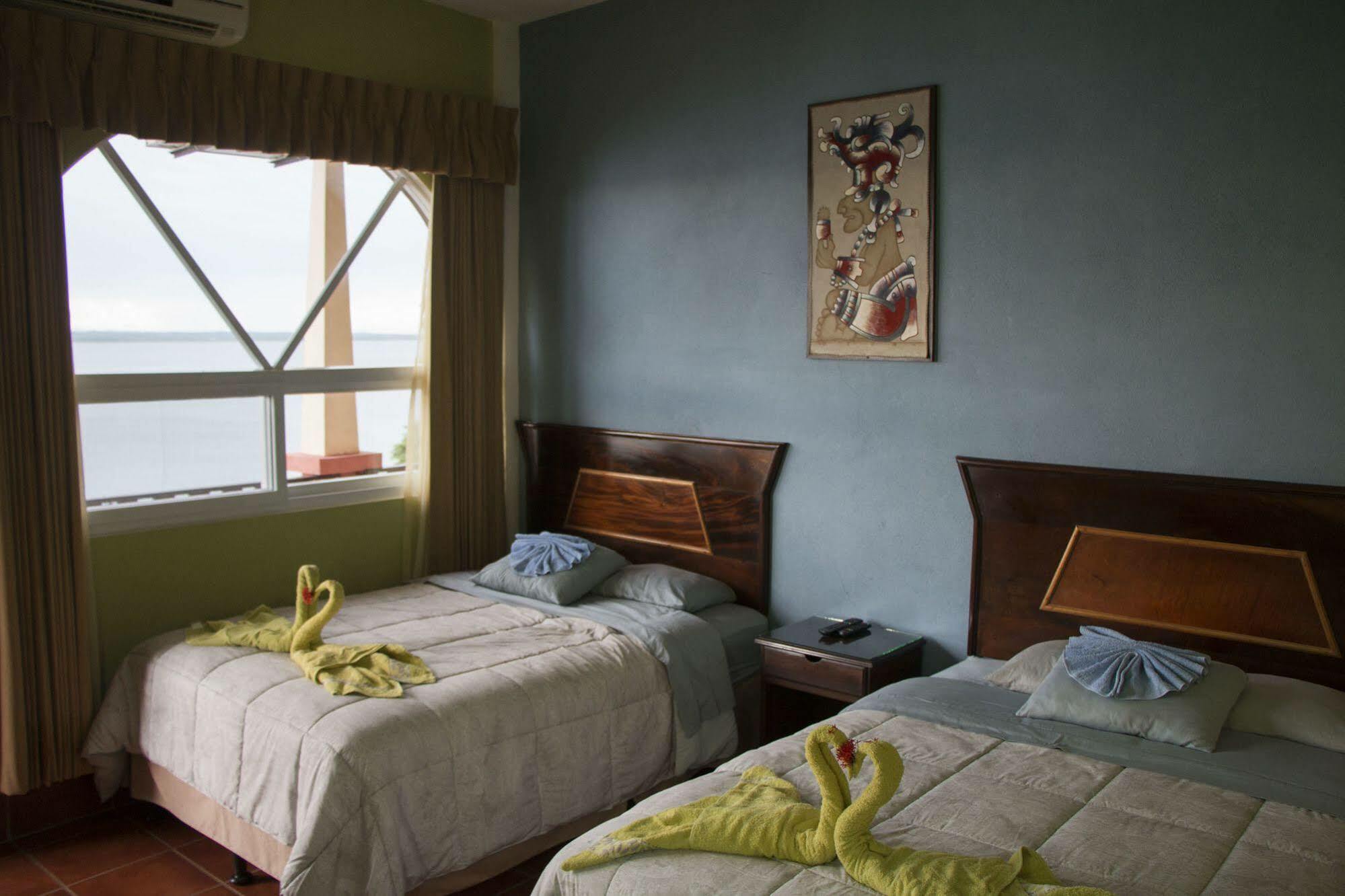 Hotel Ribiera Del Lago Peten Itza San Roman Buitenkant foto