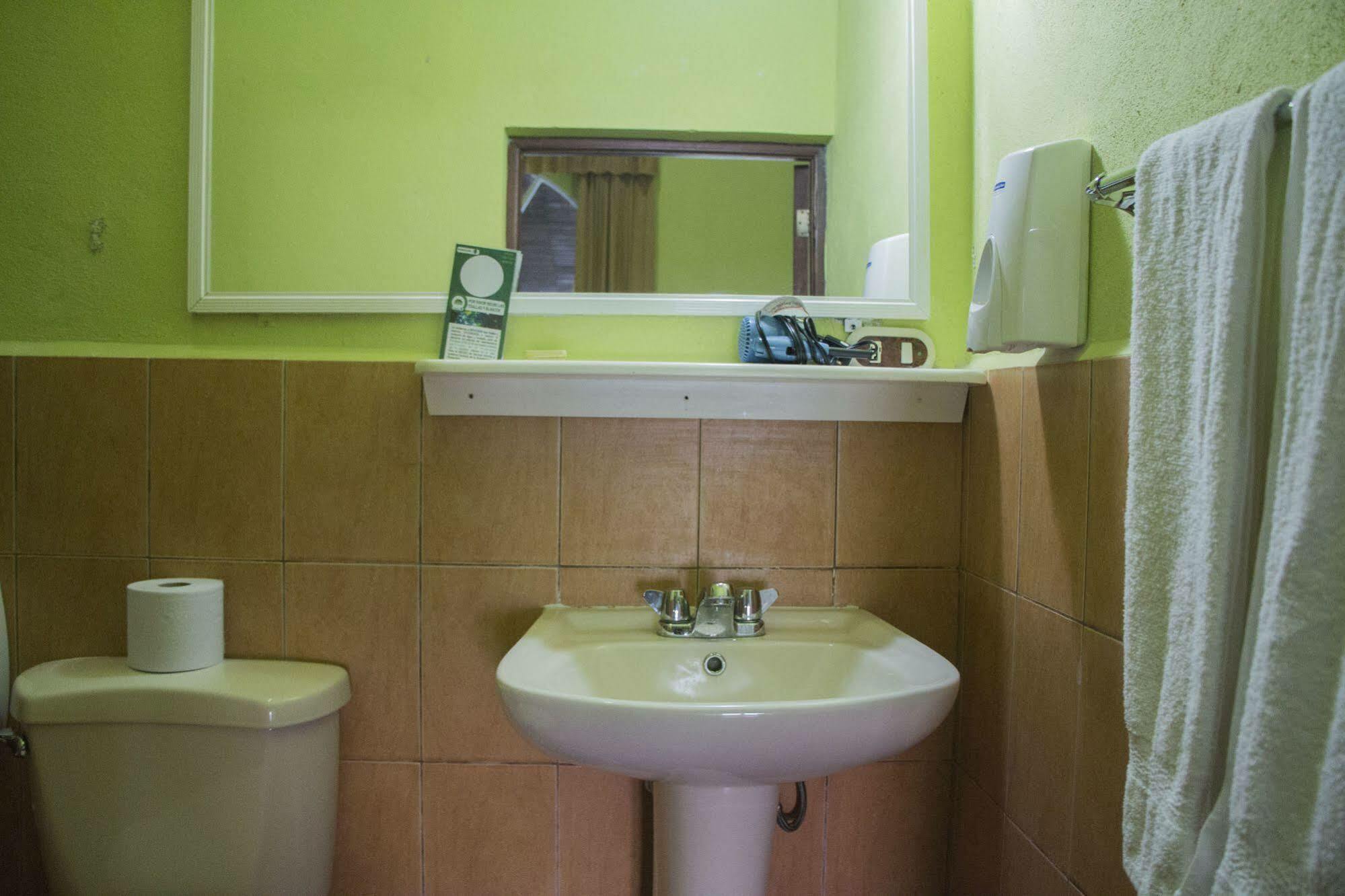 Hotel Ribiera Del Lago Peten Itza San Roman Buitenkant foto
