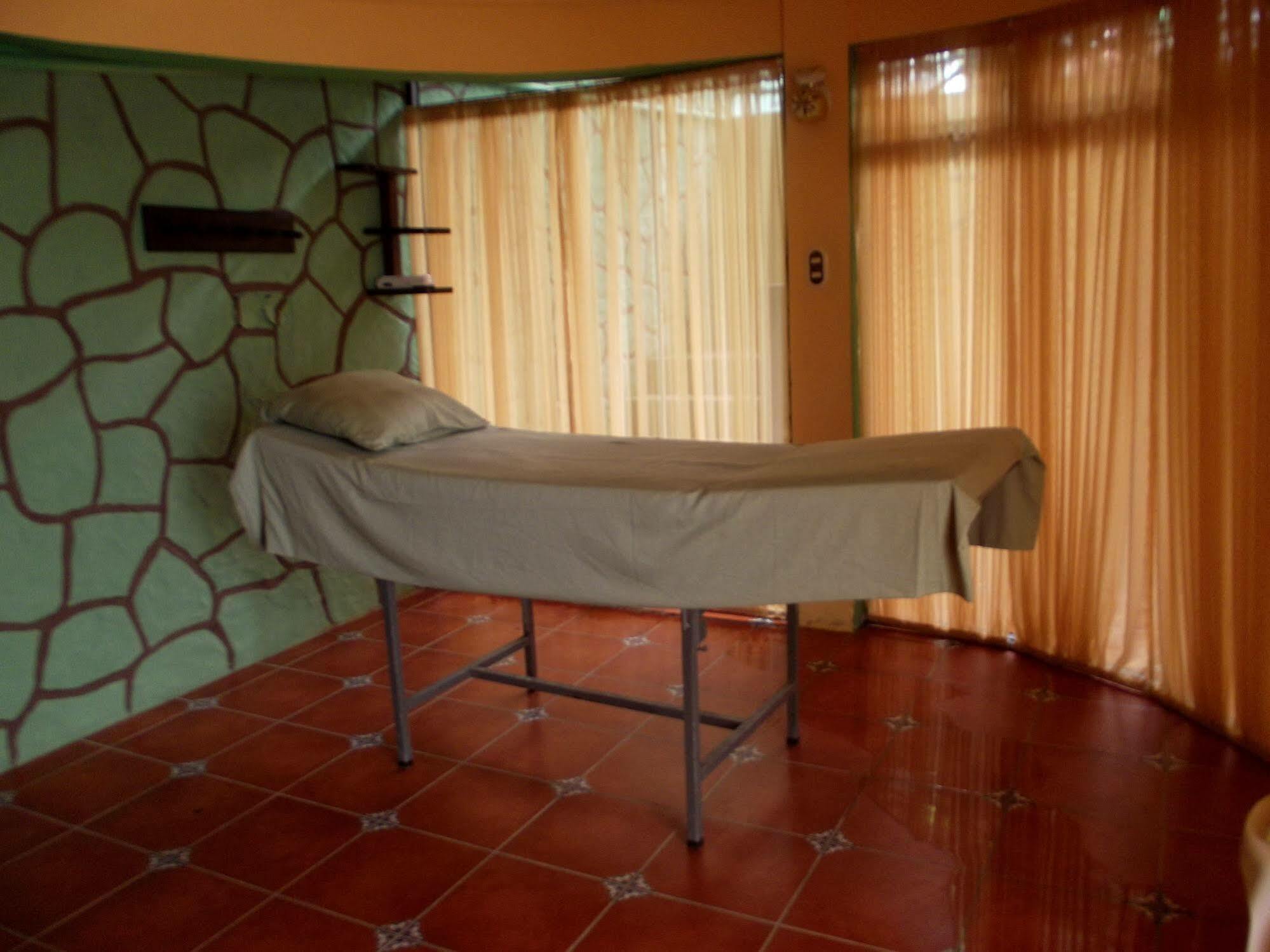 Hotel Ribiera Del Lago Peten Itza San Roman Buitenkant foto