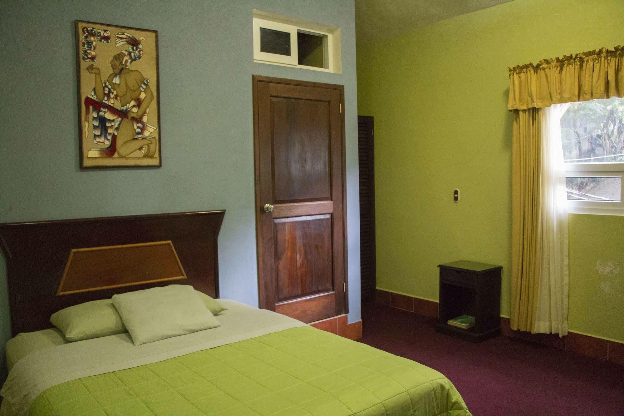 Hotel Ribiera Del Lago Peten Itza San Roman Buitenkant foto