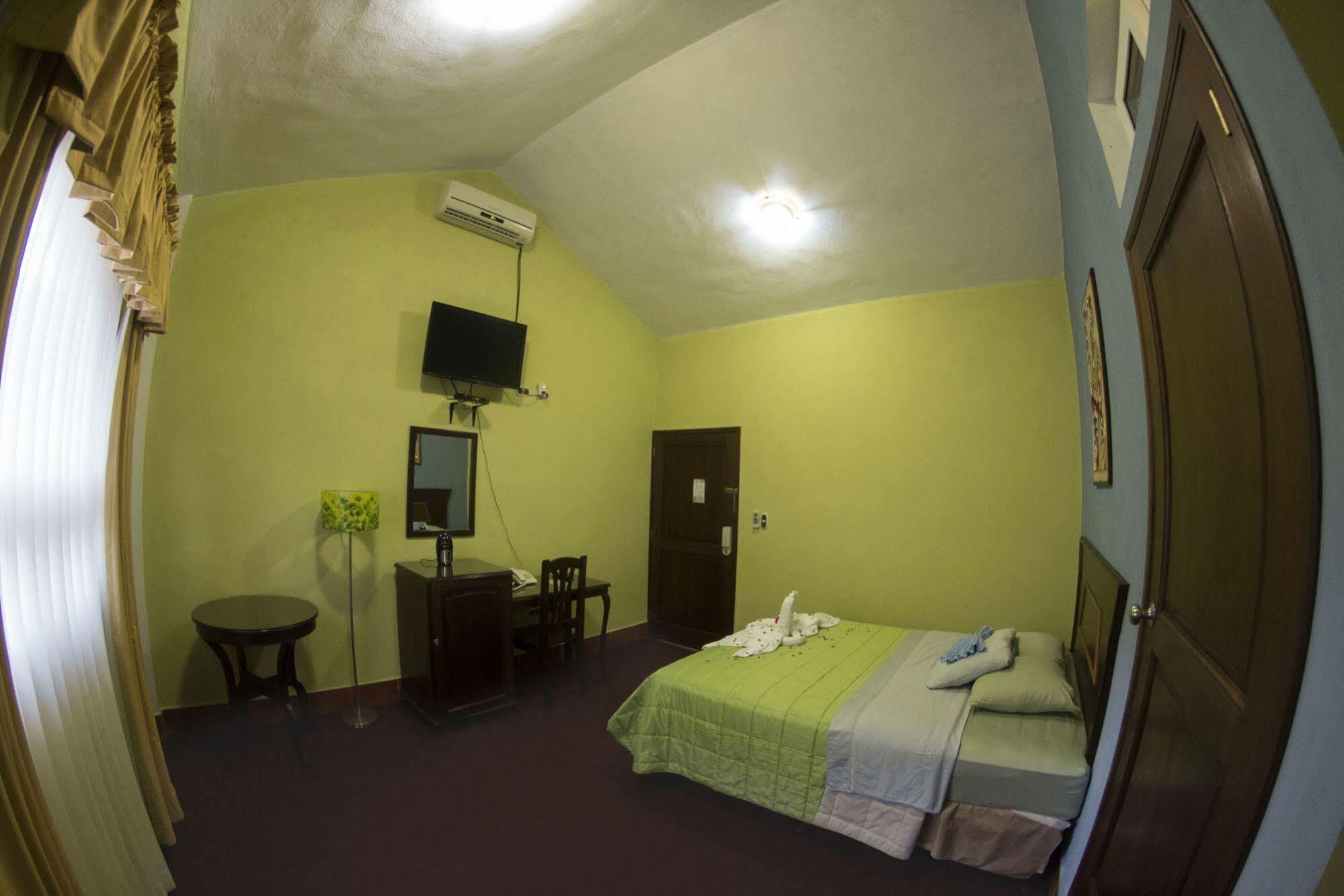 Hotel Ribiera Del Lago Peten Itza San Roman Buitenkant foto