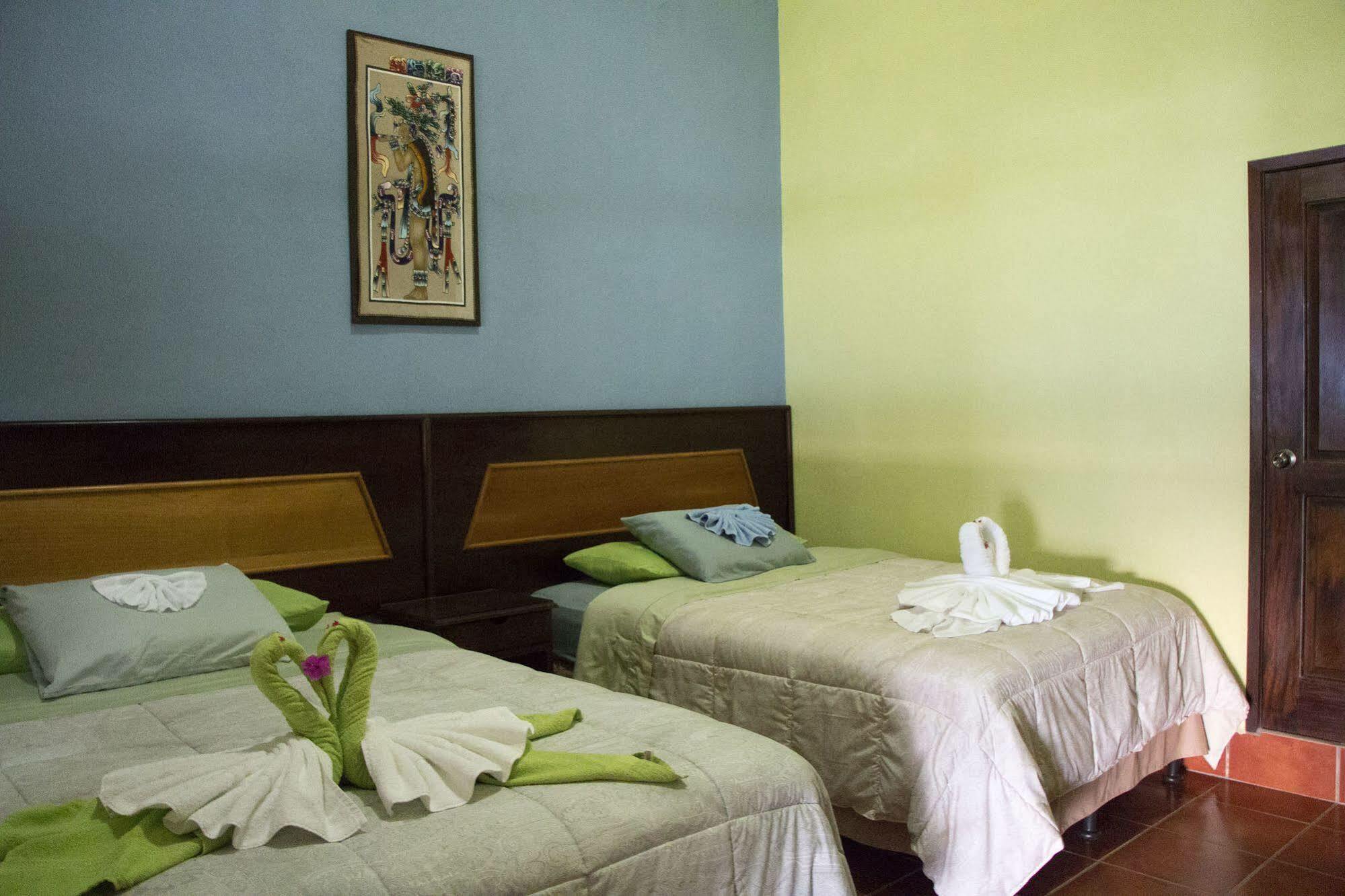 Hotel Ribiera Del Lago Peten Itza San Roman Buitenkant foto