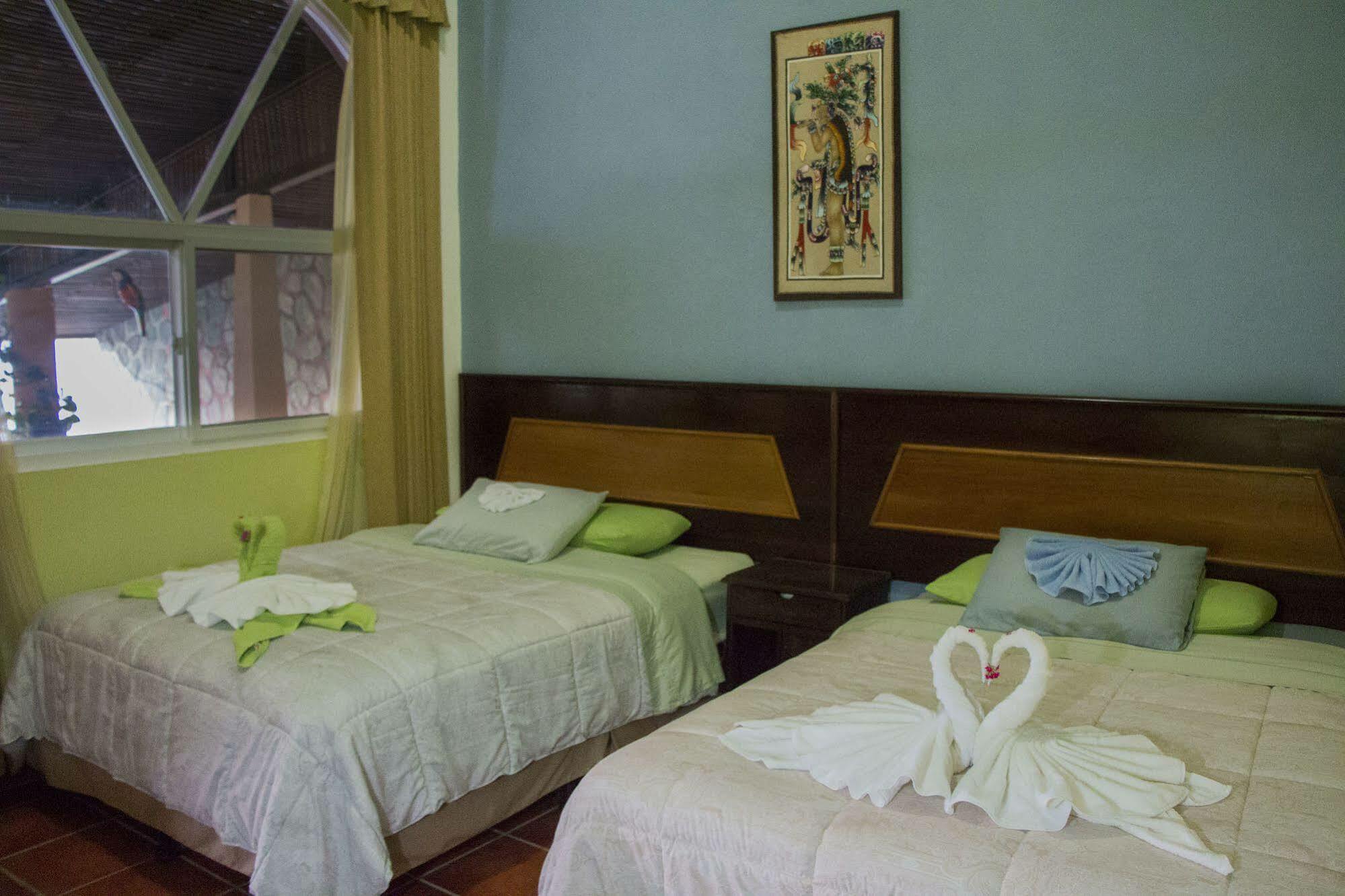 Hotel Ribiera Del Lago Peten Itza San Roman Buitenkant foto