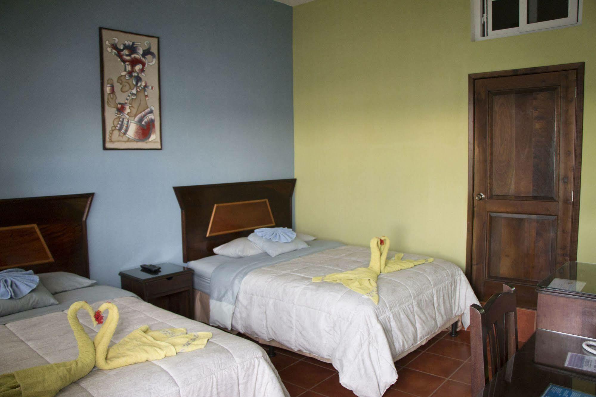 Hotel Ribiera Del Lago Peten Itza San Roman Buitenkant foto