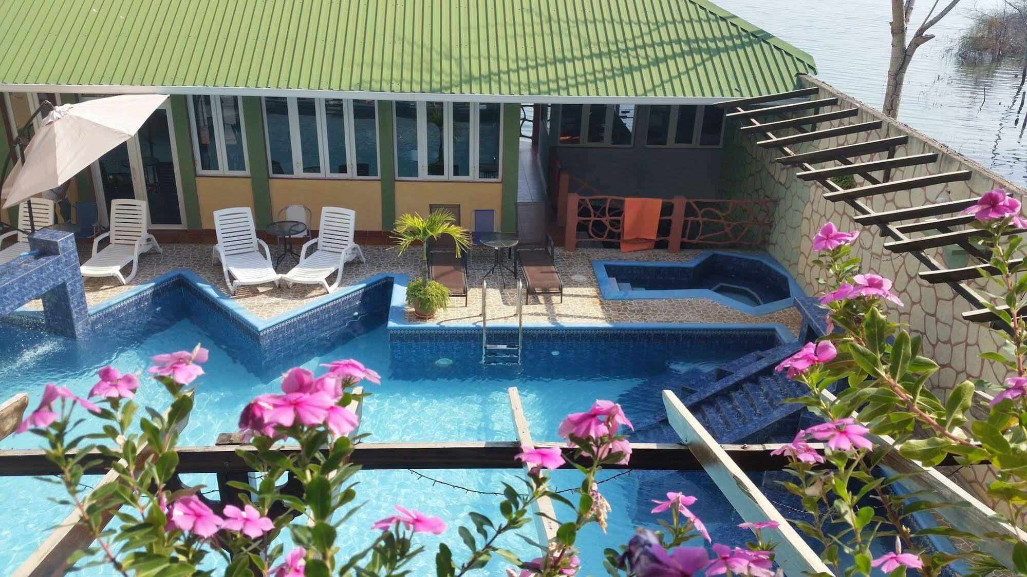 Hotel Ribiera Del Lago Peten Itza San Roman Buitenkant foto